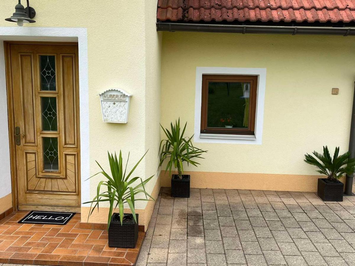 Charmantes Ferienhaus In Bester Lage Keutschach am See Kültér fotó
